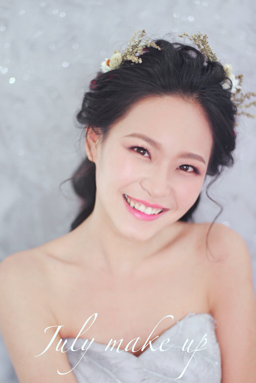 柒月美妆婚纱