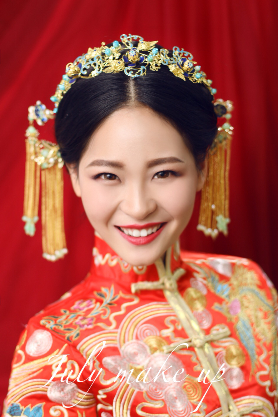 柒月美妆婚纱