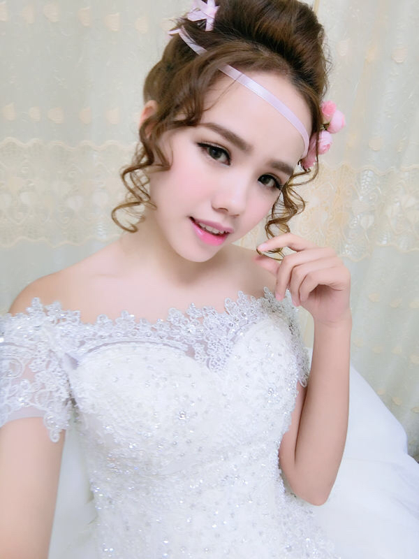 晒晒我的试妆和定的婚纱，觉得挺适合自己的