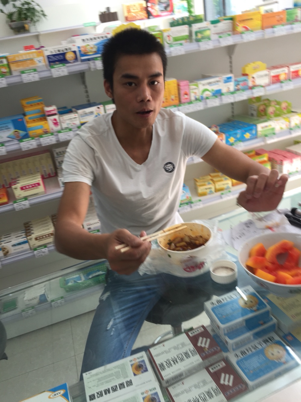 下个月拍婚纱照。脸上肉多的妹纸怎么办