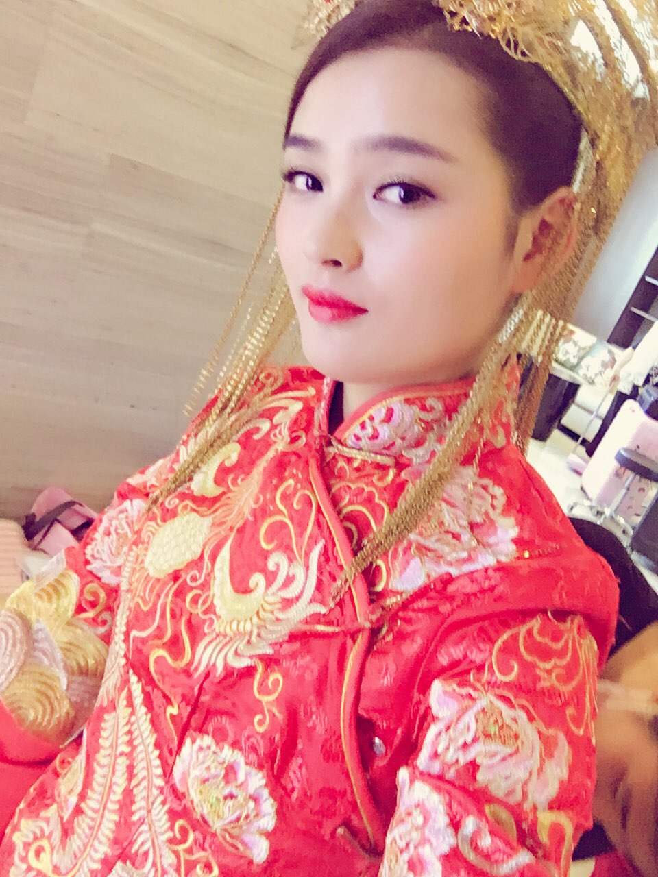 昨天刚在太郎花子拍的婚纱照，不知道出来咋样。