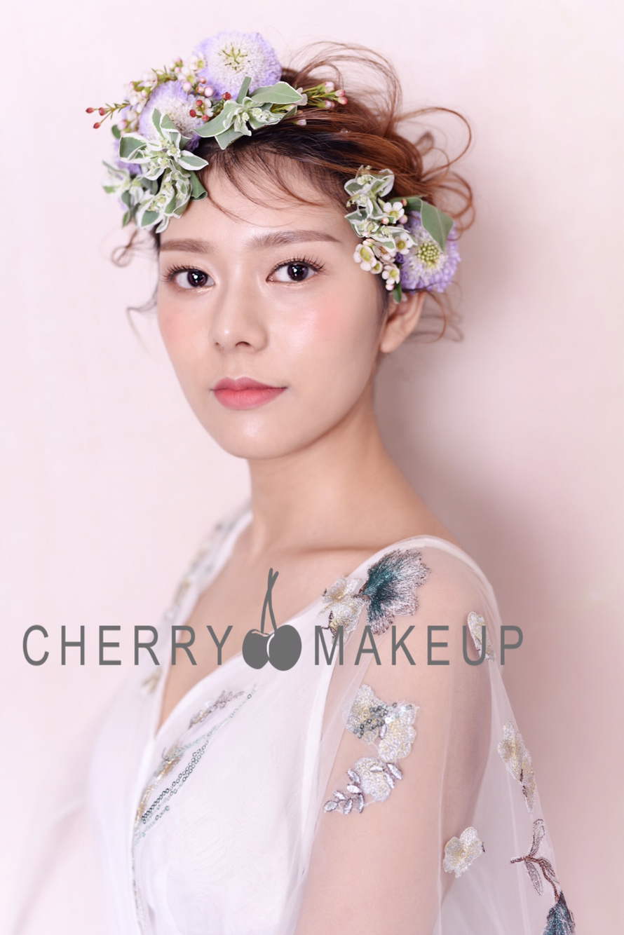 CHERRY  MAKEUP