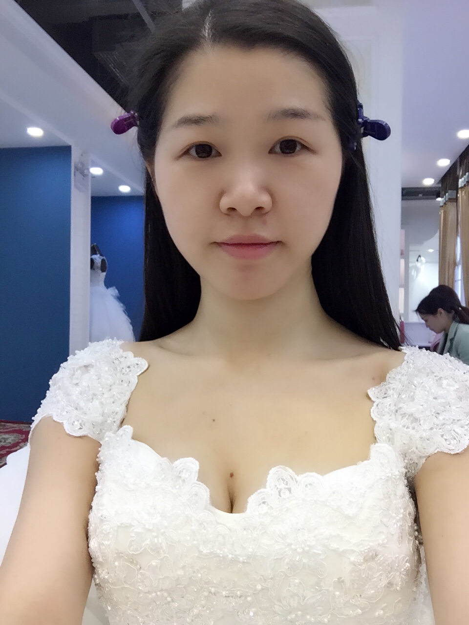 旅行捡来的老公，他家新娘筹备婚礼啦，开始试纱～