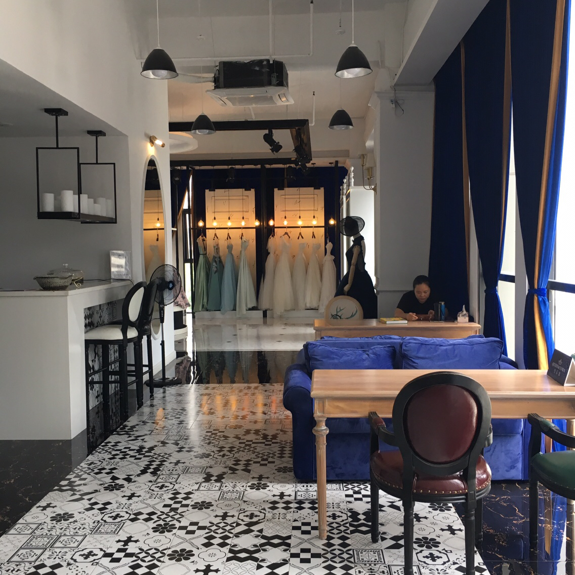 皇后镇高定婚纱礼服店