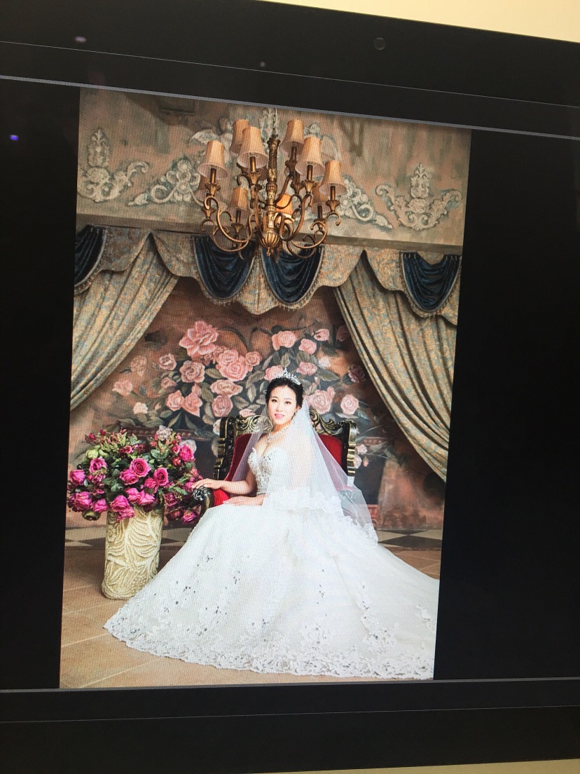 婚纱照。  今天刚看到原图