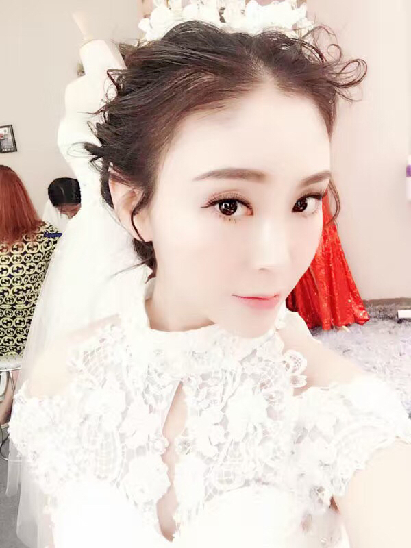 朵朵爱婚纱造型