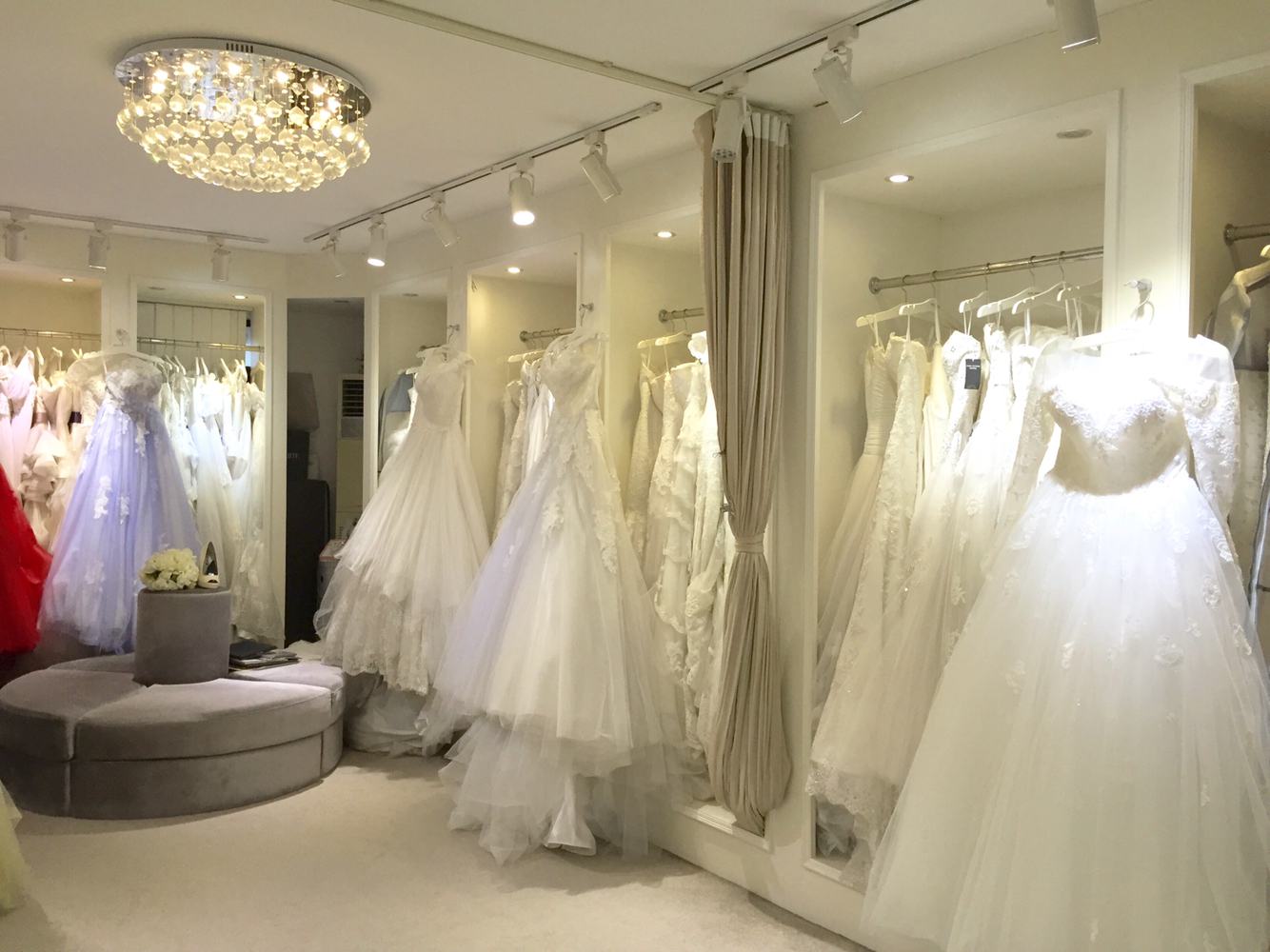 艾薇婚纱定制会所AvrilCouture
