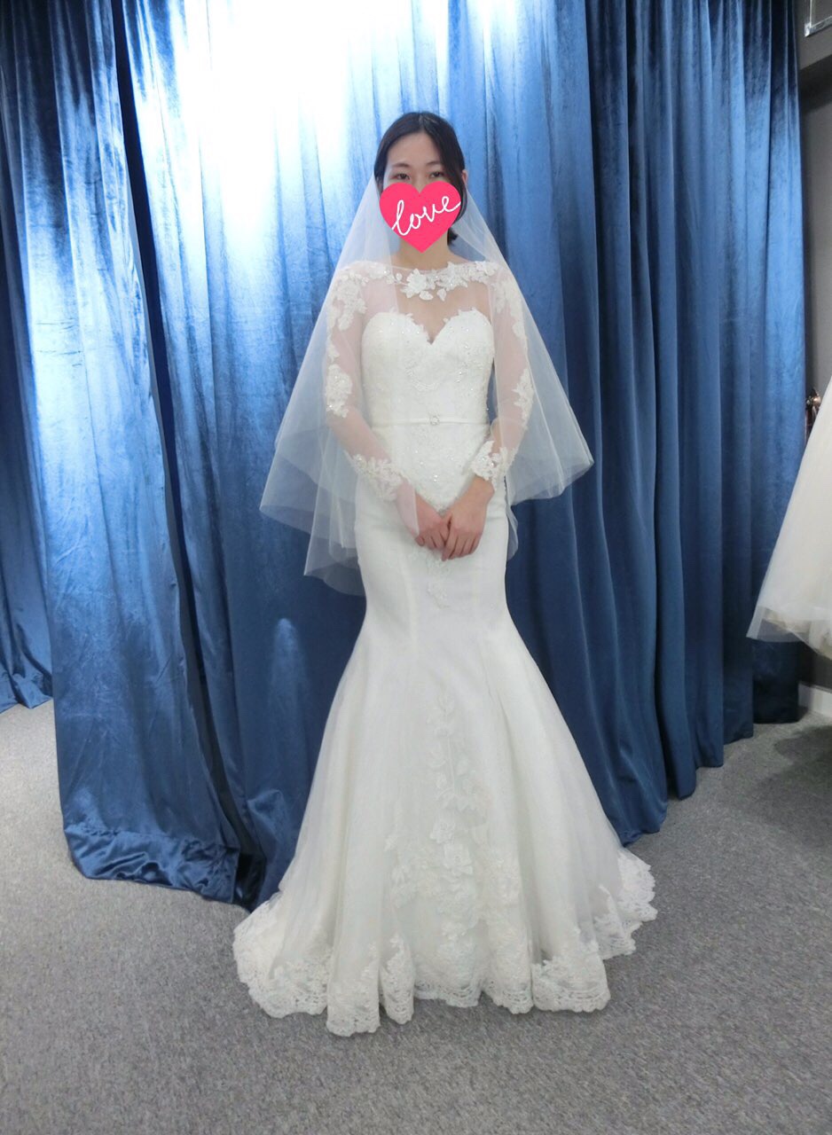 和闺蜜一起试婚纱