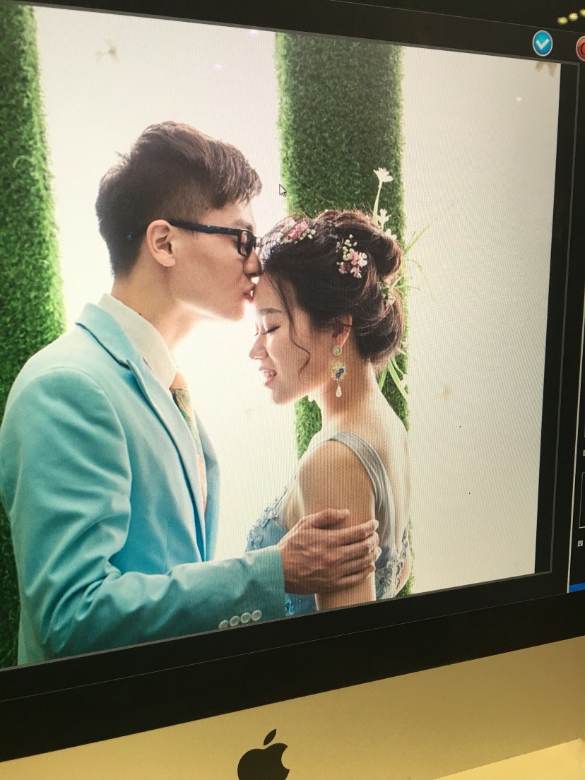 婚纱照。  今天刚看到原图