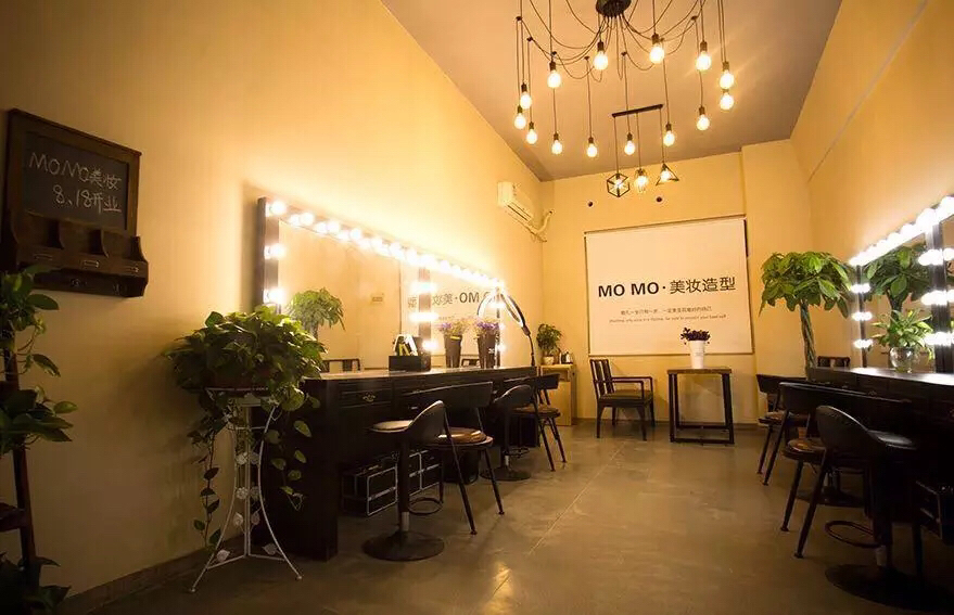 MOMO美妆造型