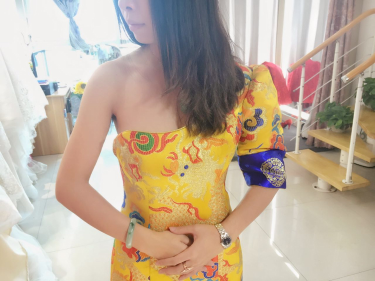 若梦婚纱礼服会馆