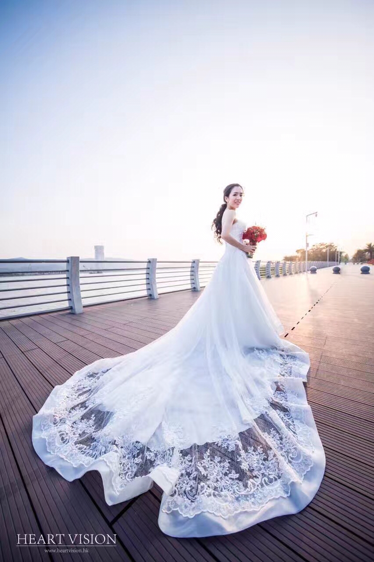 誓爱高级婚纱礼服馆