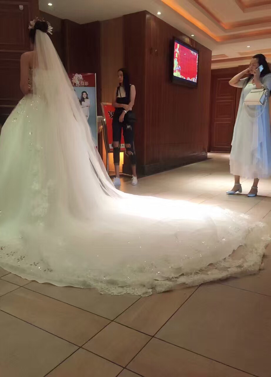 女王婚纱礼服 彩妆