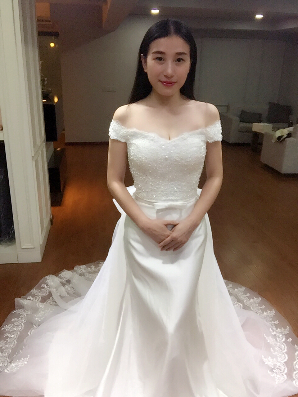 B·RIGHT婚纱定制