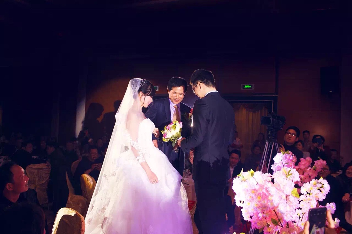 伊特诺婚纱礼服高级定制