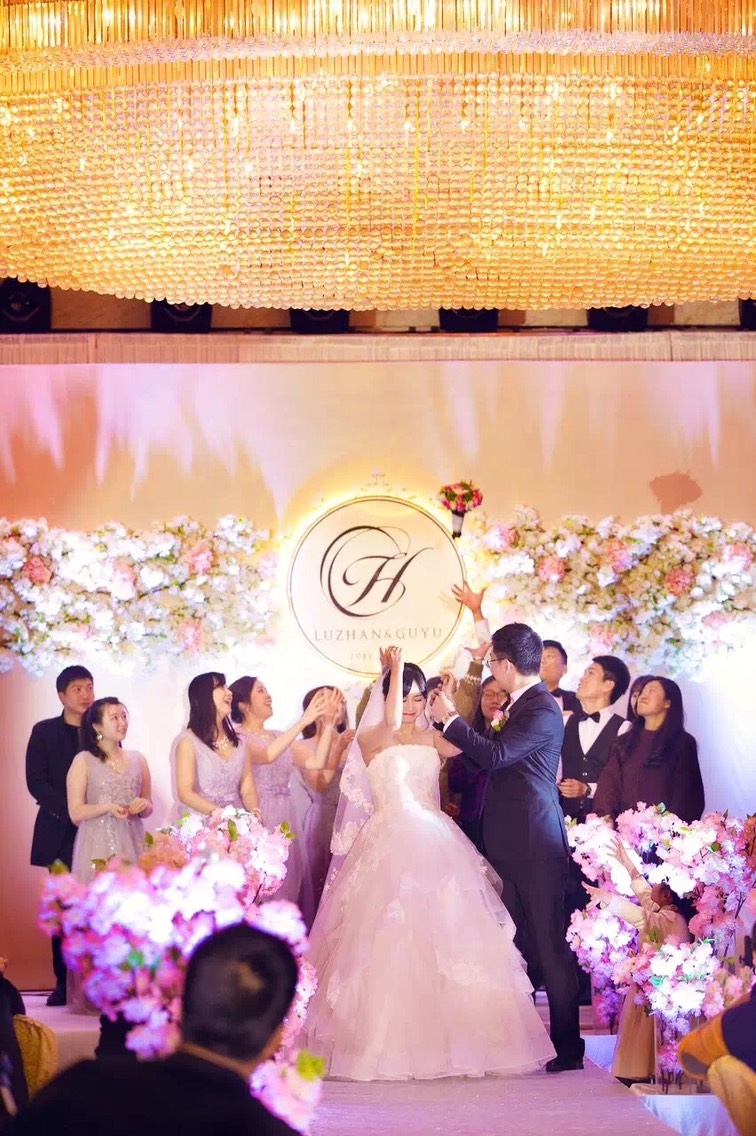 伊特诺婚纱礼服高级定制