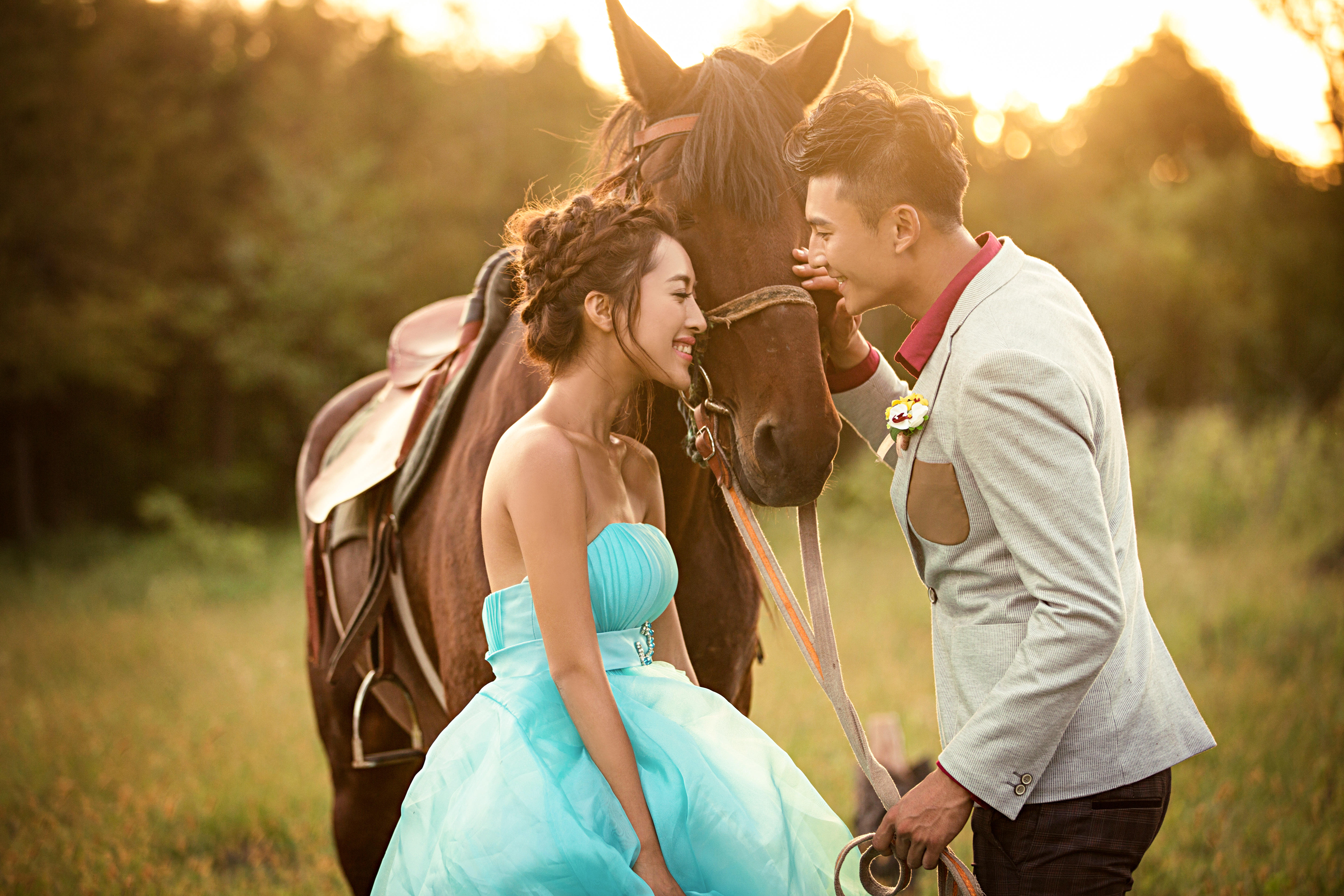 青岛维纳斯--时尚马场，不限服装不限造型