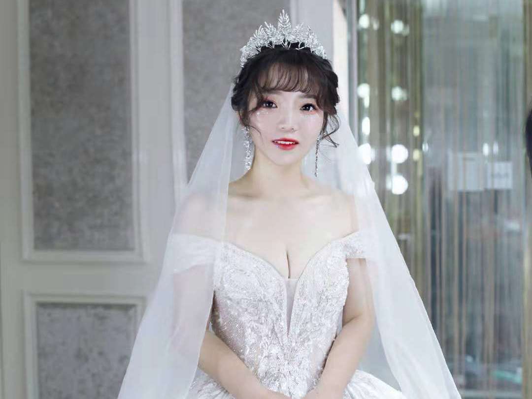 黄金档期【瑞恩总监老师档全天跟妆】+伴娘妆