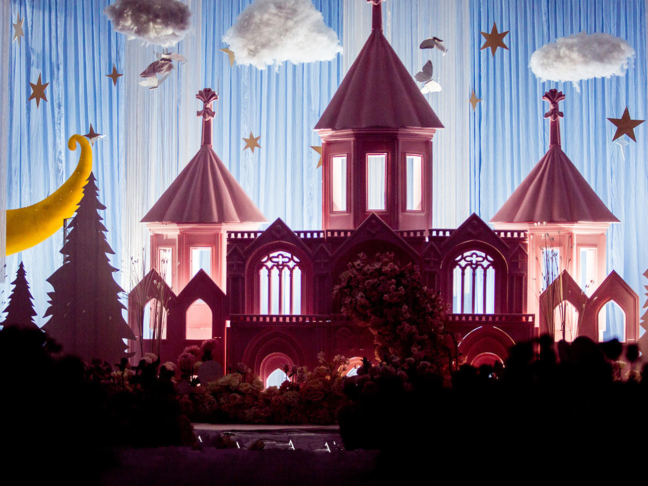 【拾光婚礼】粉色泡雕城堡 灯光效果满分