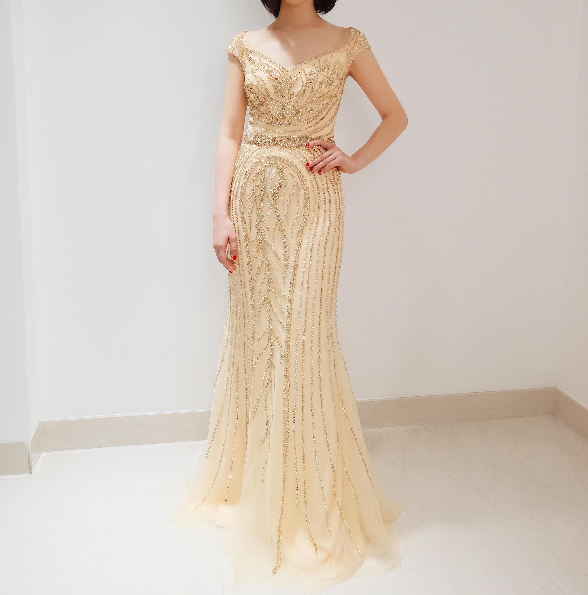 【超值套餐】高端定制婚纱礼服裙褂送男士西服一套