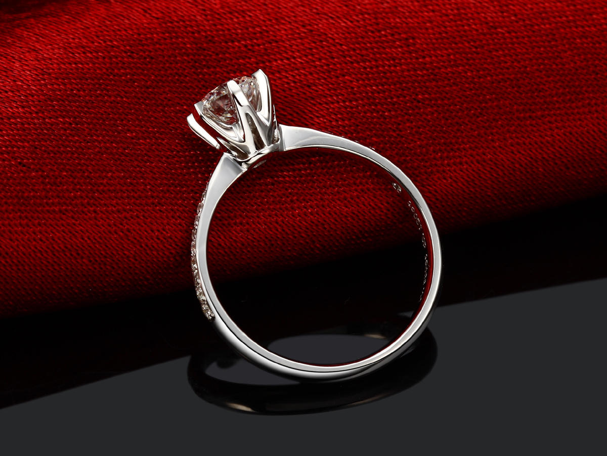 爱的花朵50分钻石女戒群镶版