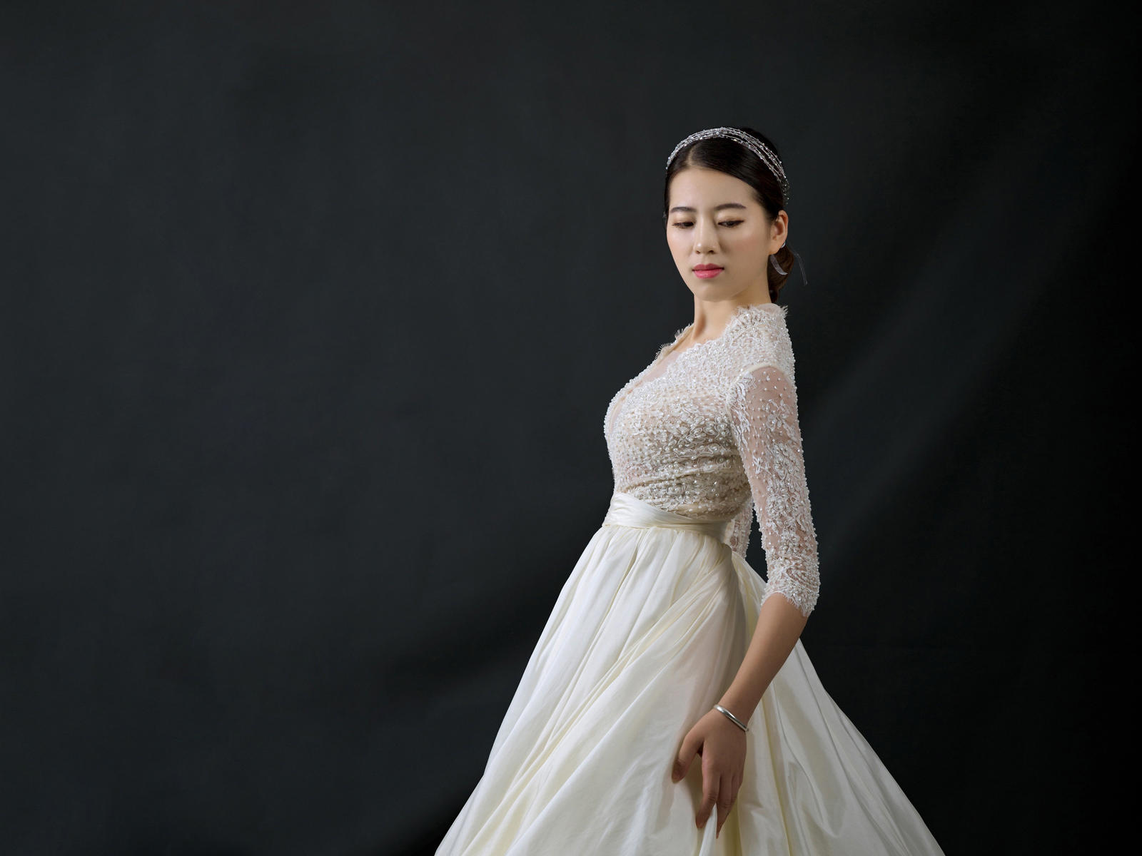 【禾·婚纱礼服】高品质婚纱+中式+礼服三件套租赁