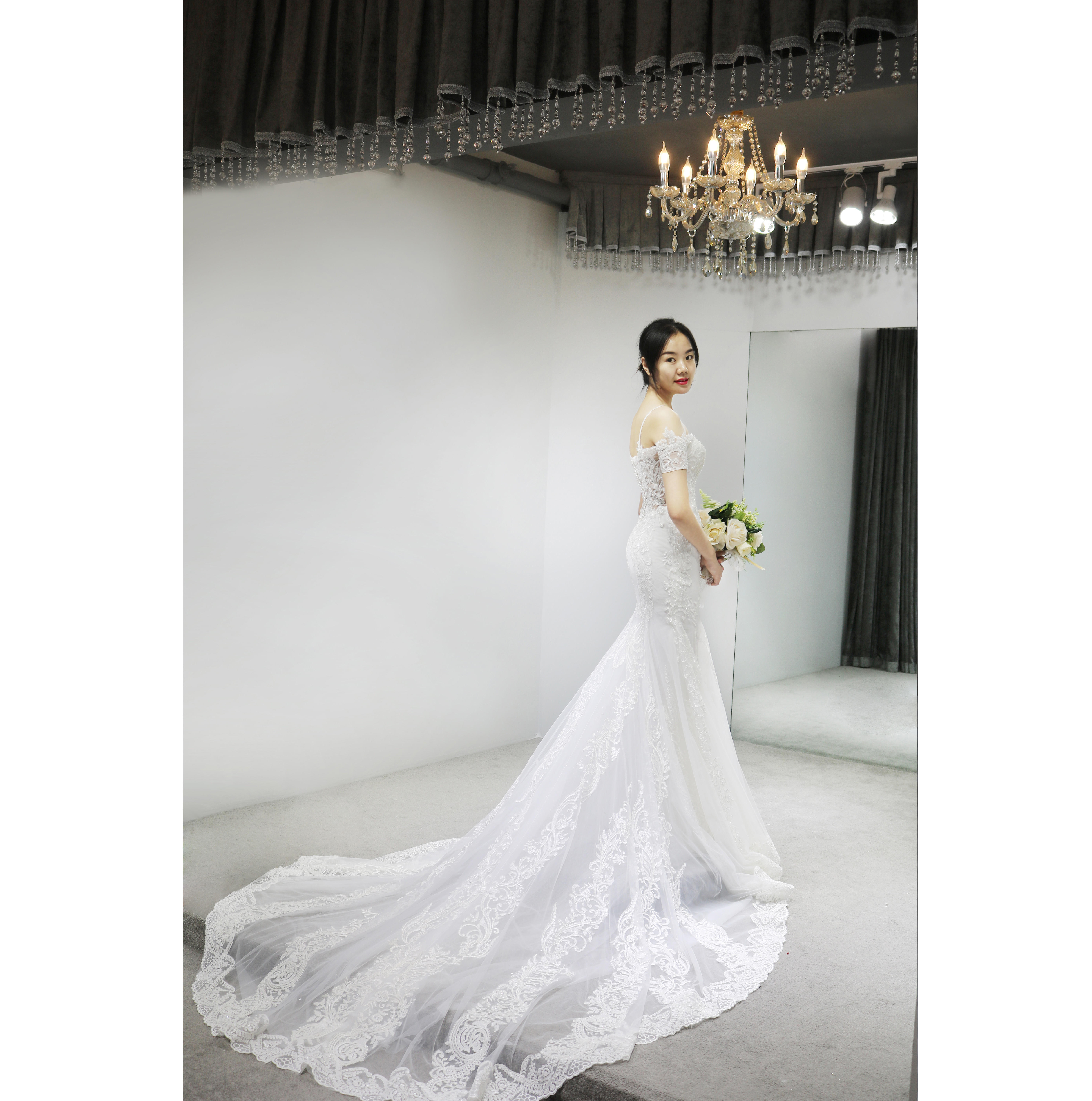 【嫁衣工坊】主纱+出门纱+敬酒服+2套伴娘