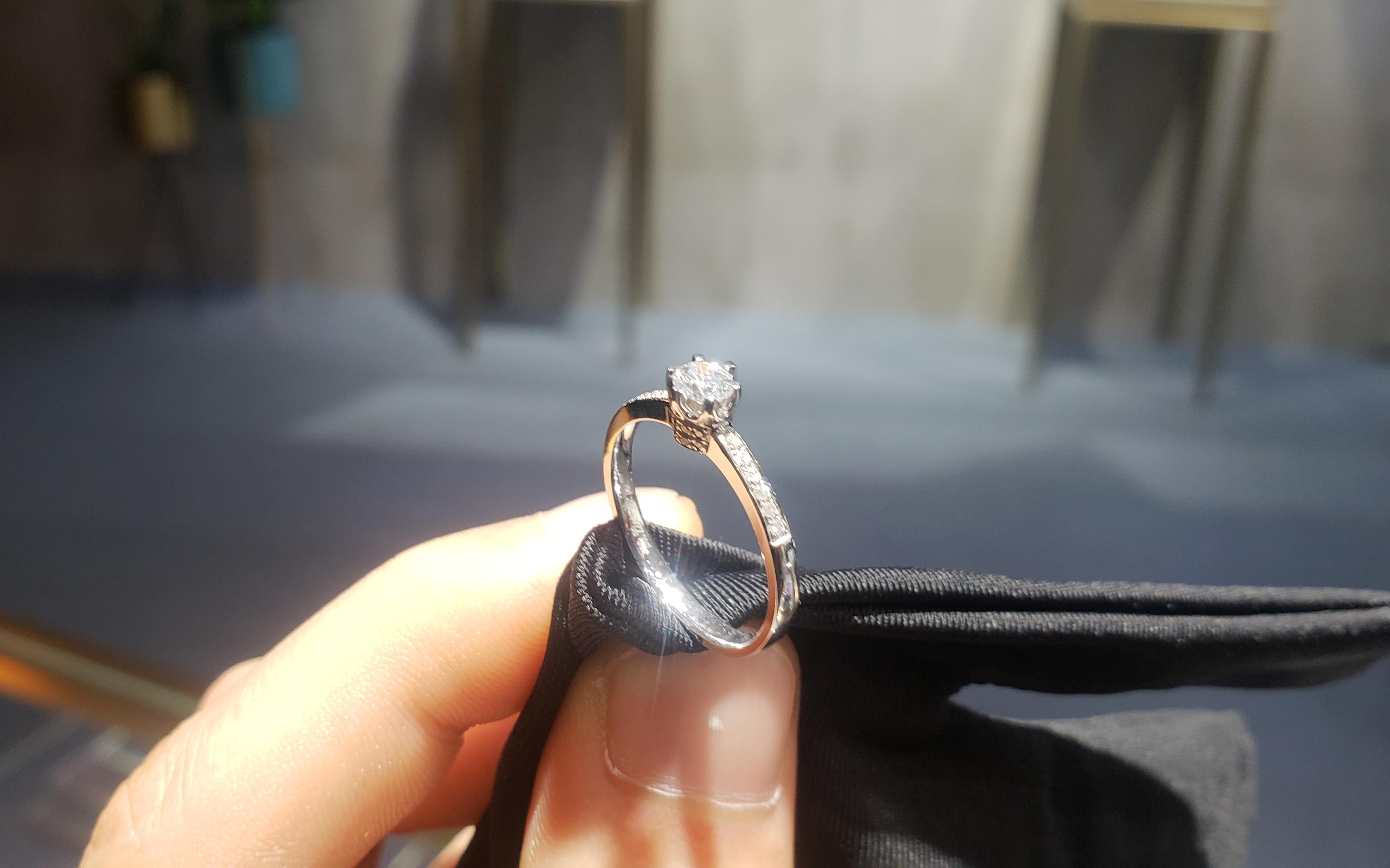 18K白小清新系列钻石女戒