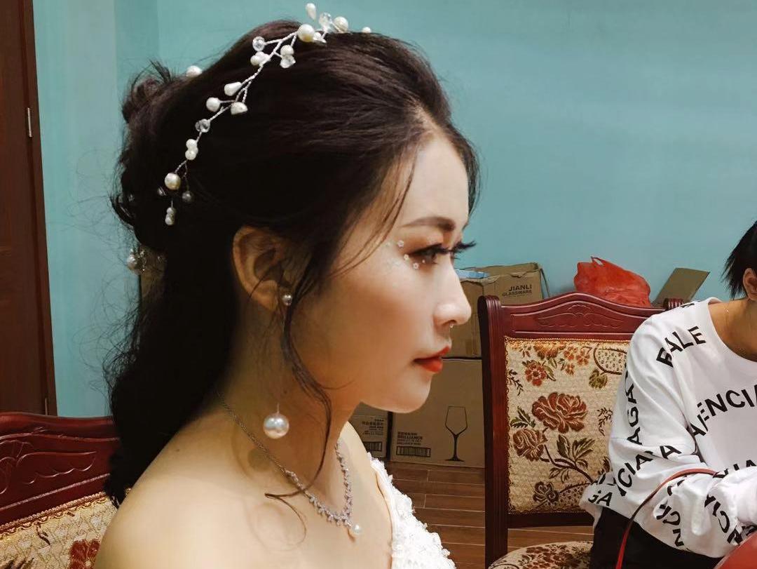 新娘晚装+伴娘妆    