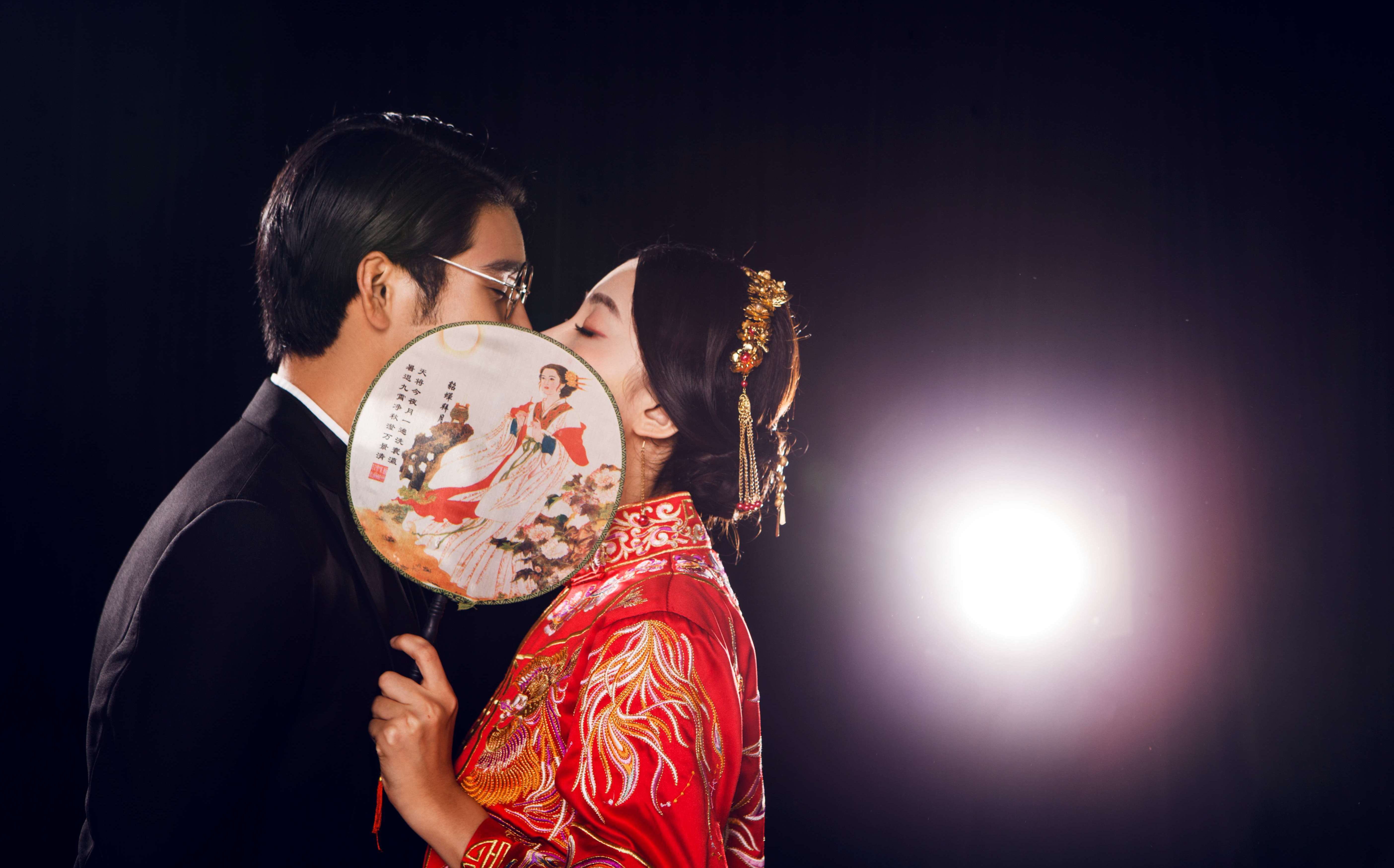 仅售2999元，价值6999微旅拍婚纱摄影