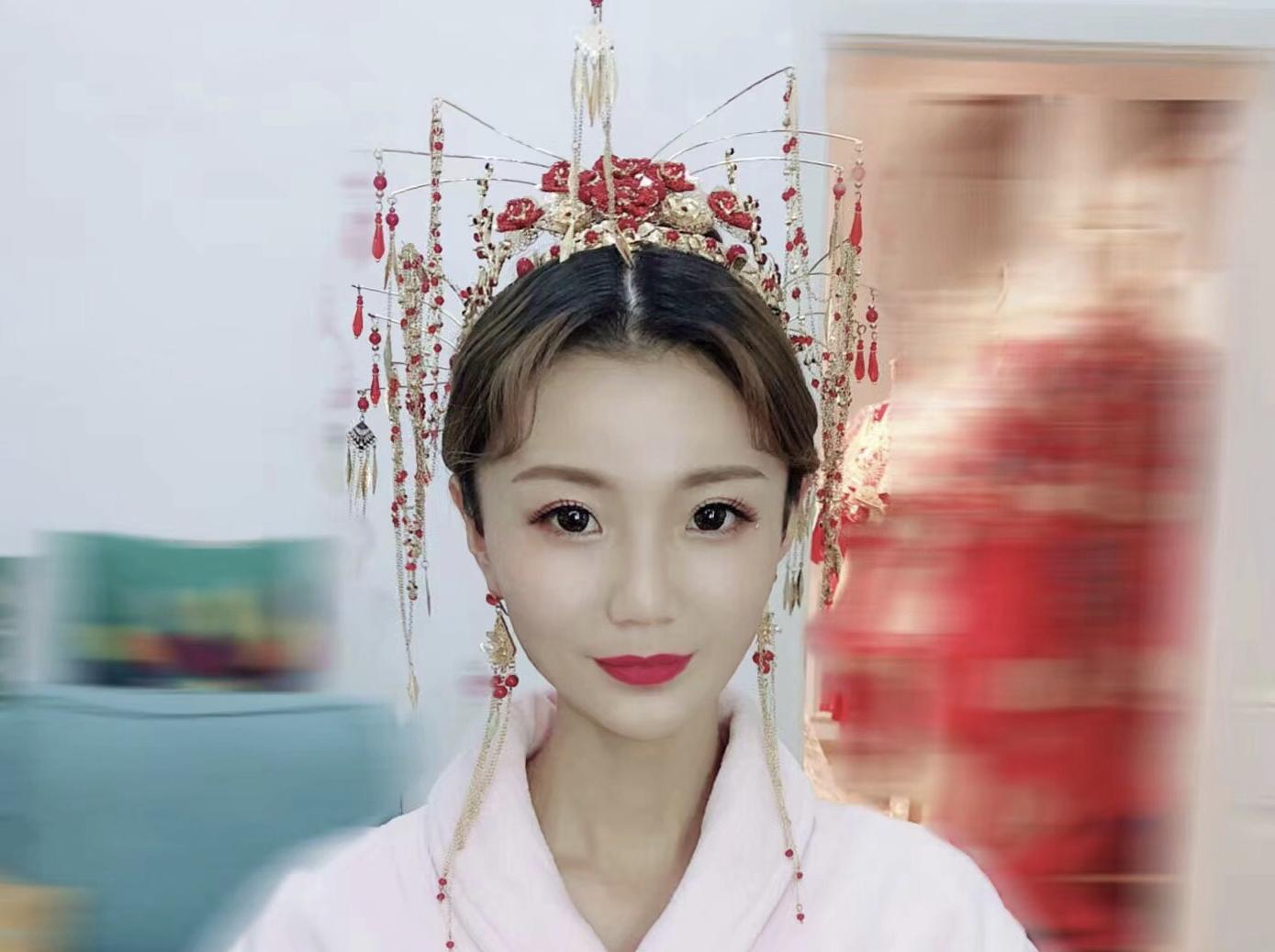 【回请宴席妆-早妆】提供通选敬酒服＋总监化妆师