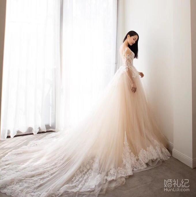 MARRY ME化妆师跟妆+婚纱+敬酒服+秀和服