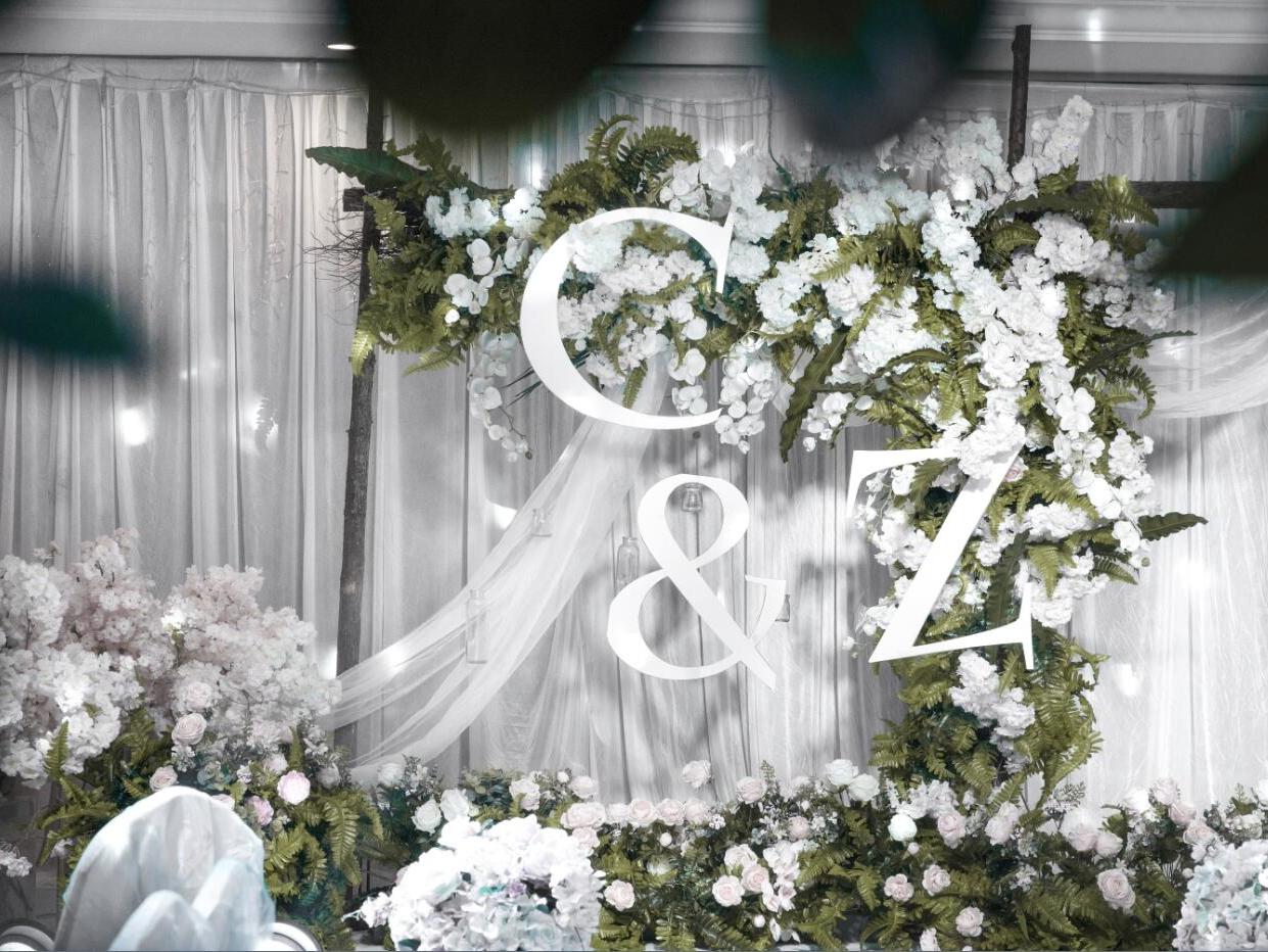 罗曼蒂克婚礼白白绿色定制森系