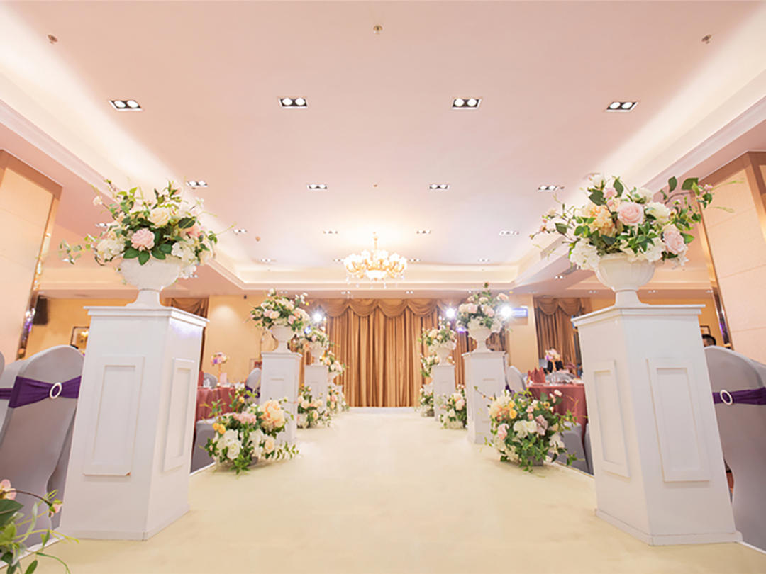 简 城堡与香槟——西式婚礼