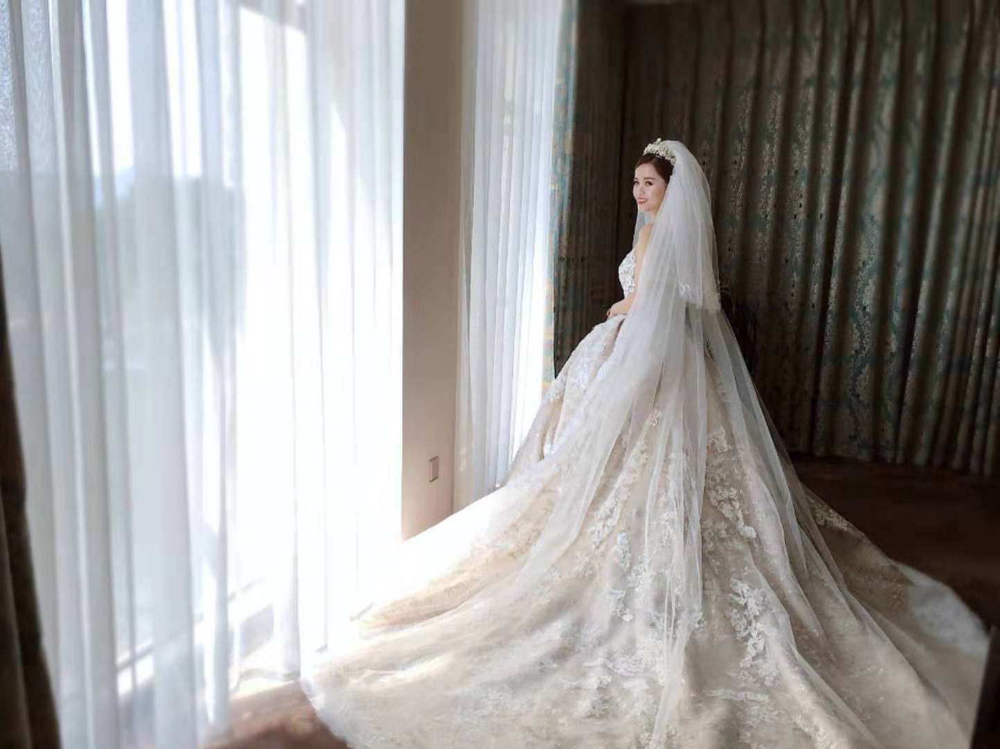 黄金档期【瑞恩总监老师档全天跟妆】+伴娘妆