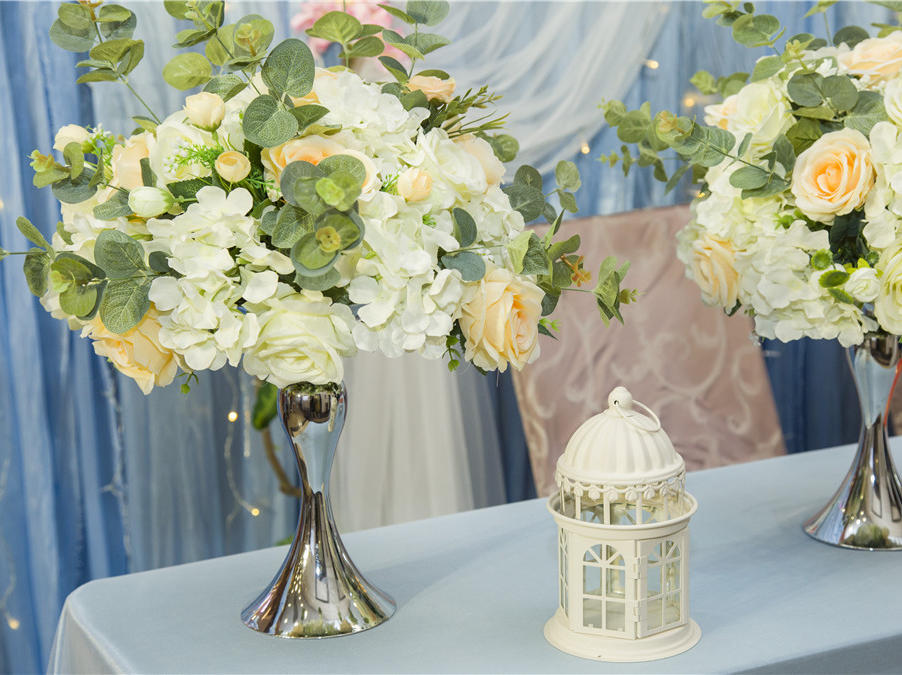   粉蓝色清新系婚礼布置