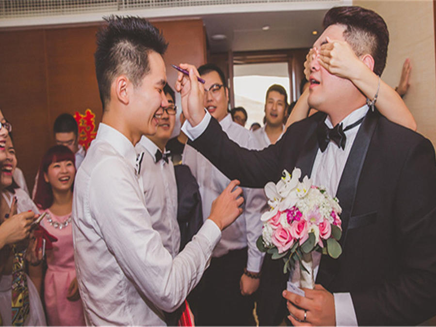 婚礼主持+化妆+拍照+录像+音乐督导