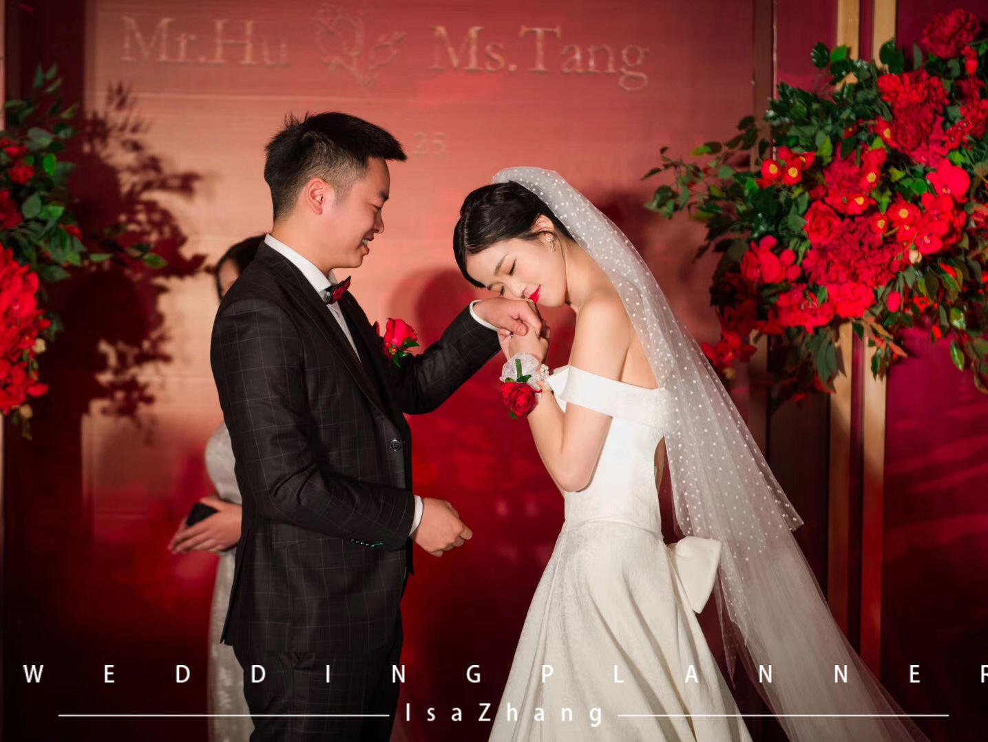 眉山室内案场婚礼复古红色