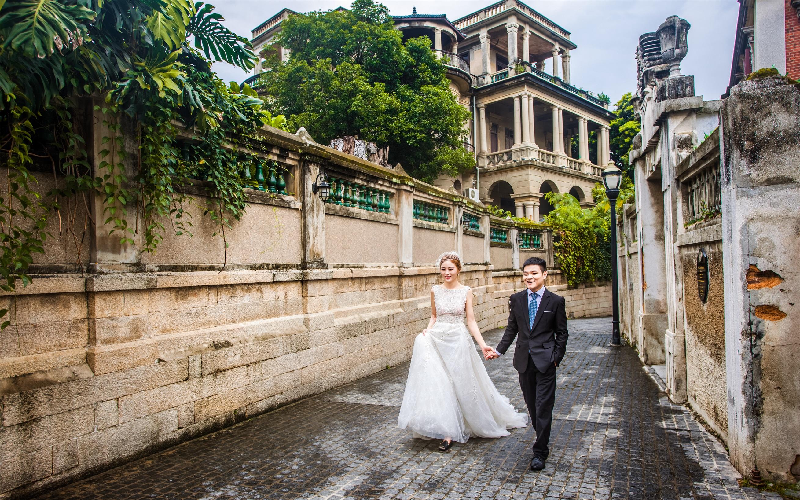 【阿雅娜】特惠套餐浪漫旅拍+蜜月游