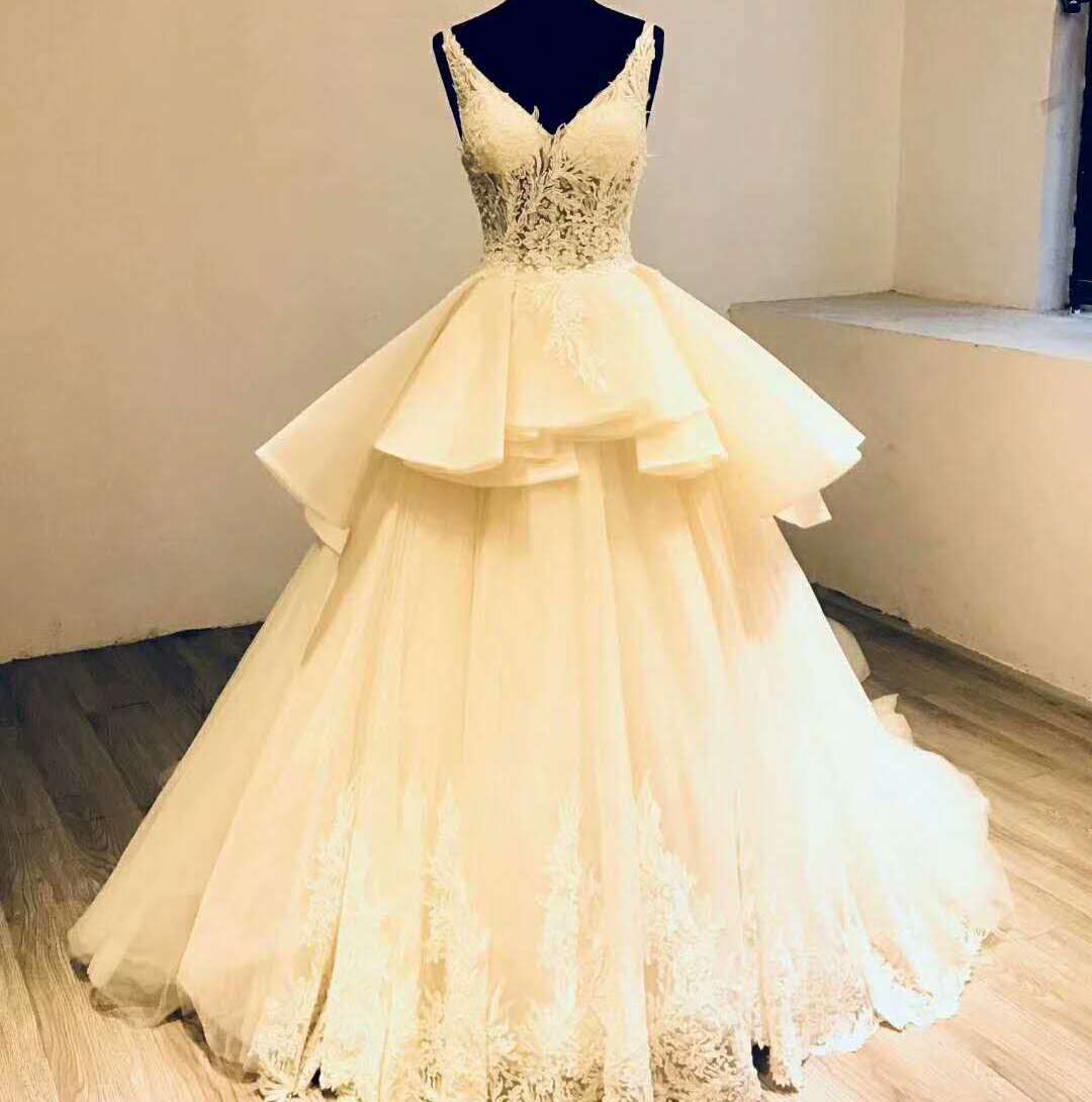        佳年华婚纱礼服馆