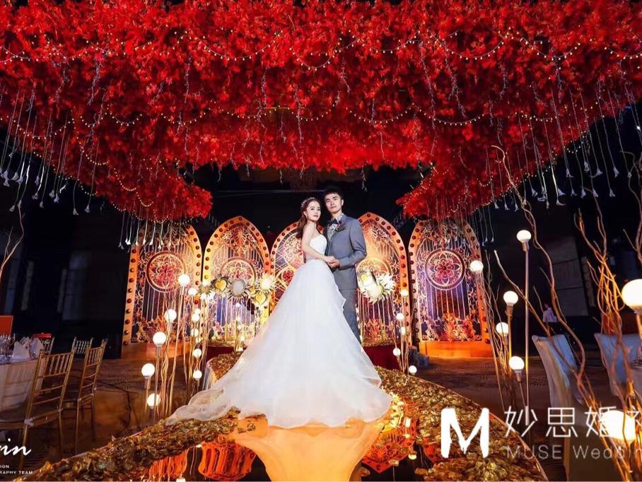 【妙思】红金黑复古罗马教堂轻奢婚礼庆策划个性创意