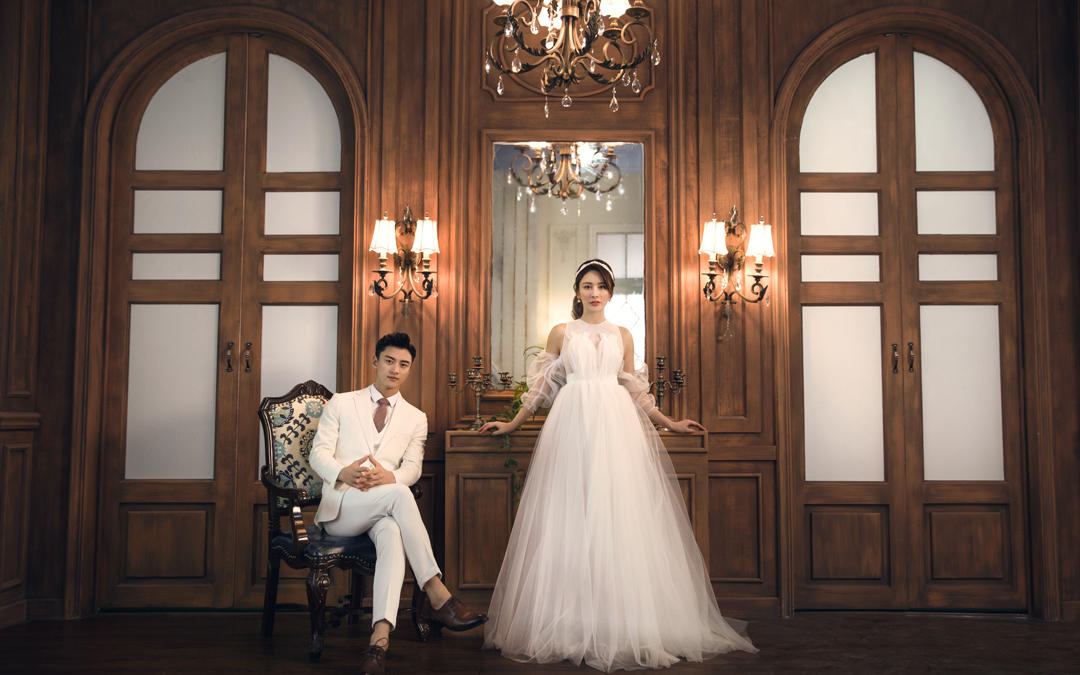 10套服装+底片200张+60张精修