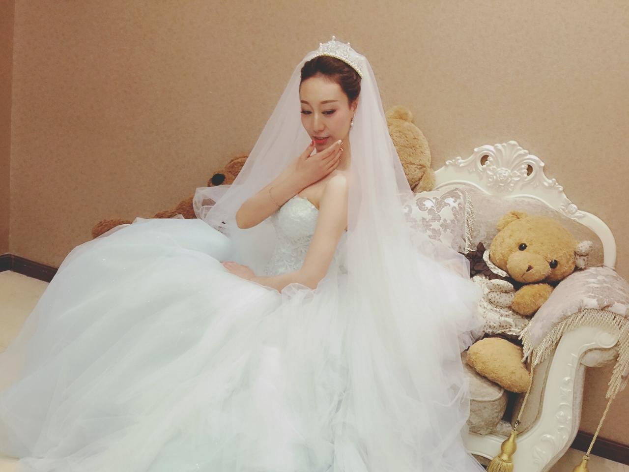 首席化妆师+免费三套礼服+跟妆+妈妈妆