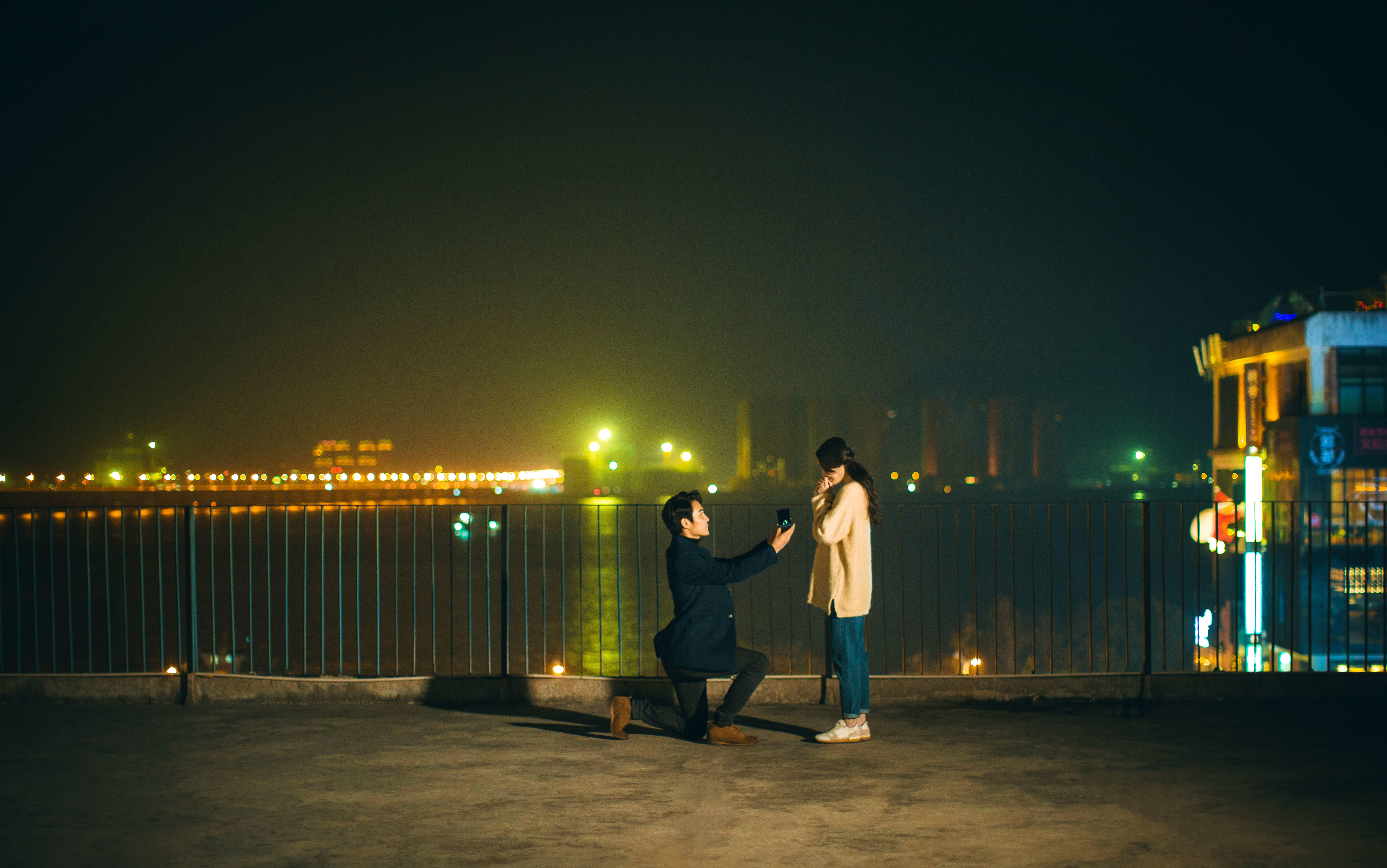 全包夜景+门票+中餐+胸贴+ 车费+全新婚纱