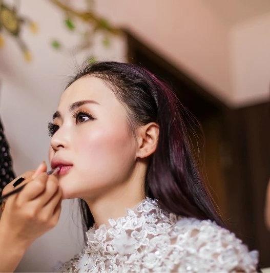 【艾尔纱婚纱馆】仪式纱大拖尾+敬酒服+跟妆