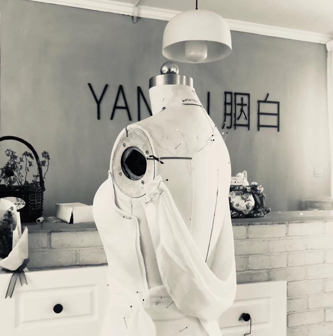 【胭白手稿】私人专属+高级手稿设计定制婚纱礼服