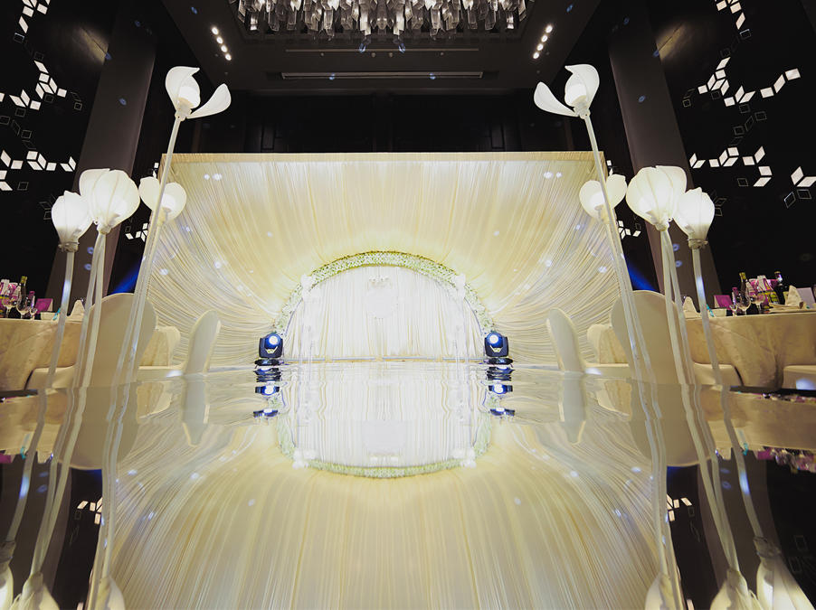 爱在一起 —— 轻奢主义：择一人深爱，等一人终老