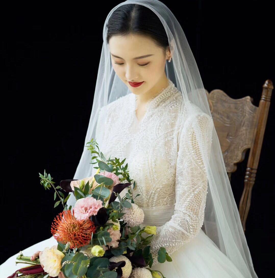 婚纱礼服套餐A(大拖尾+齐地白纱或者秀禾+敬酒服