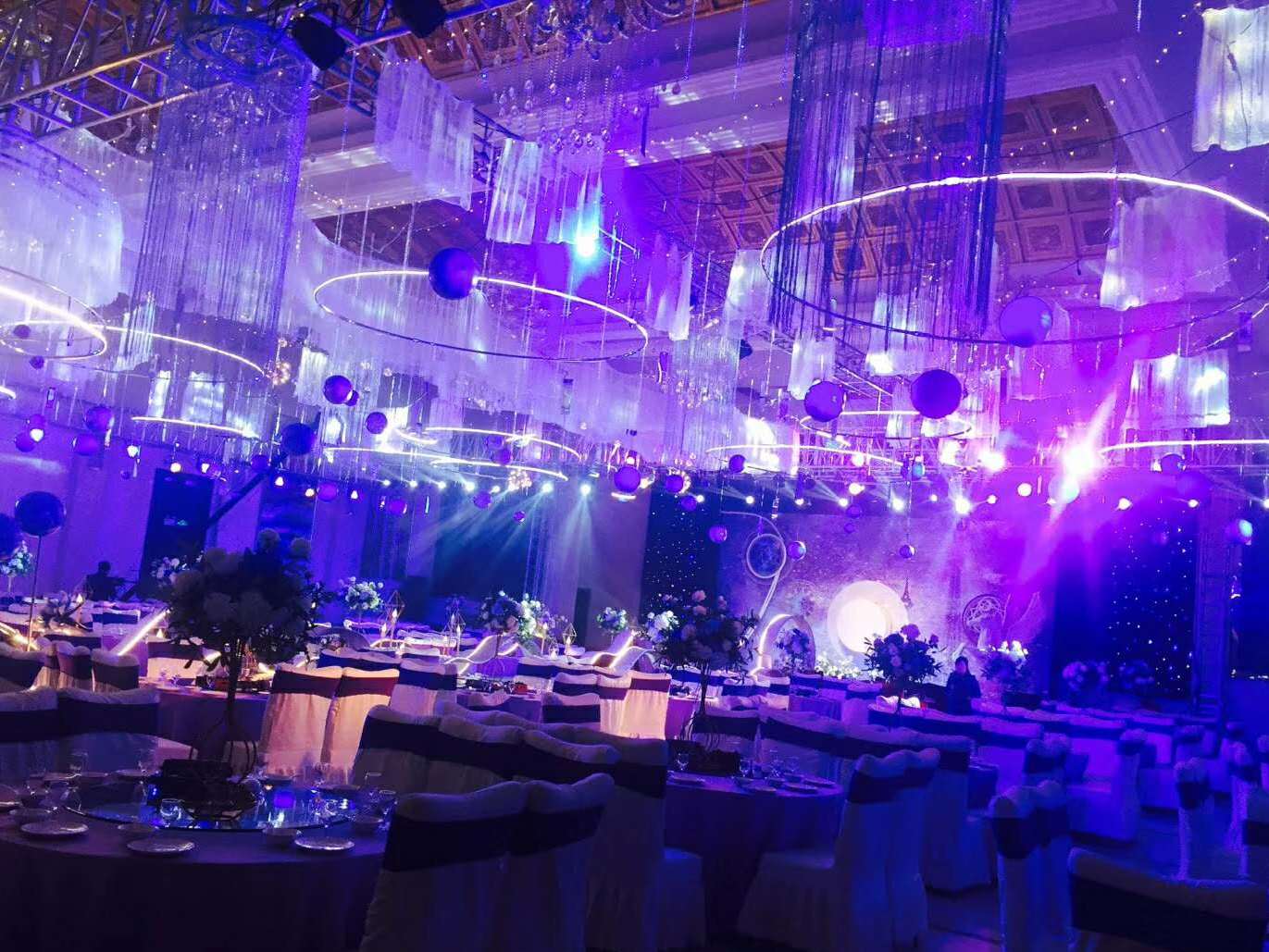 光年之外，于星河中遇见你