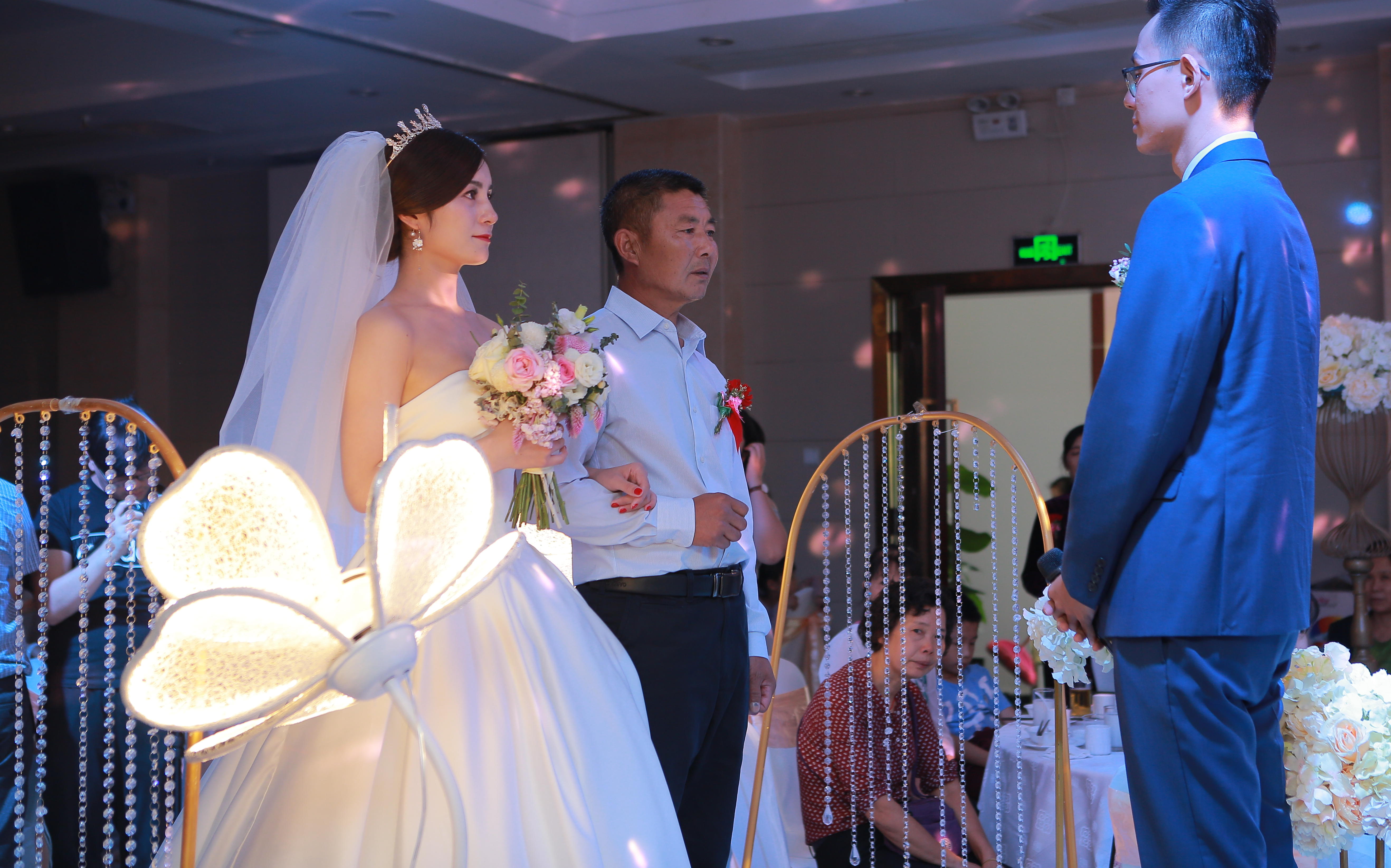 资深彩妆师全程新娘跟妆+妈妈妆